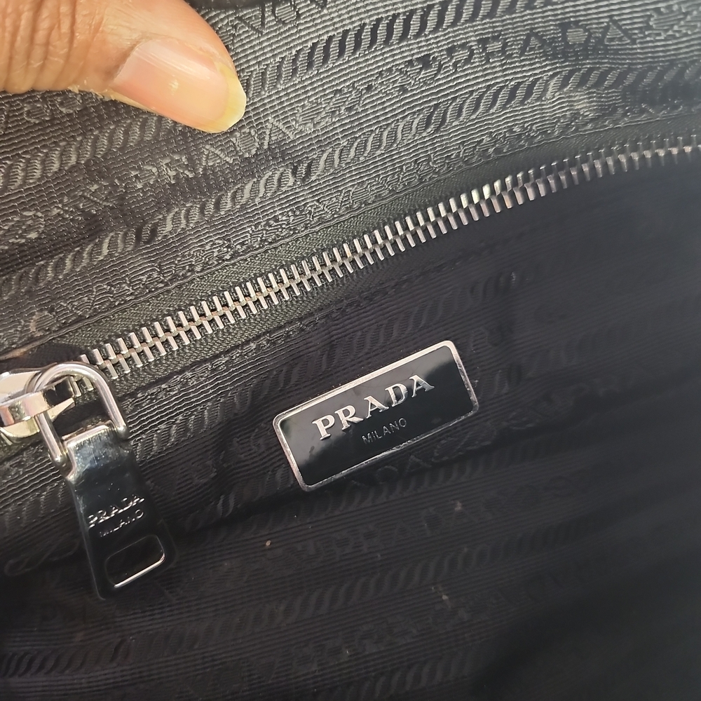 Prada Black Tussu Quilted Nylon Bag + Lock & Key W/Poshmark Authentication - Picture 13 of 15